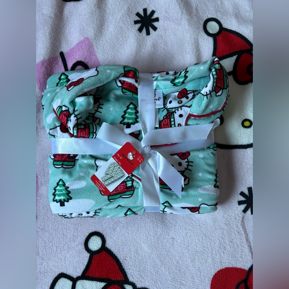 Hello Kitty Winter Pajama Set 🎀